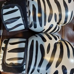 Zebra leather 16 Oz gloves